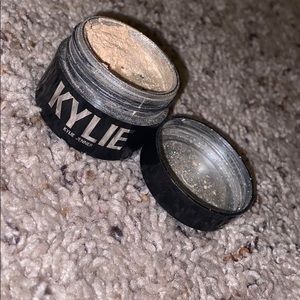 Kylie Cosmetics ultra glow in Santorini